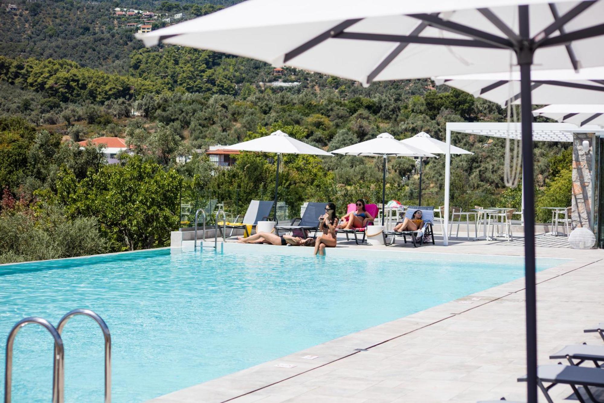 Amira Aparthotel Skiathos stad Exteriör bild