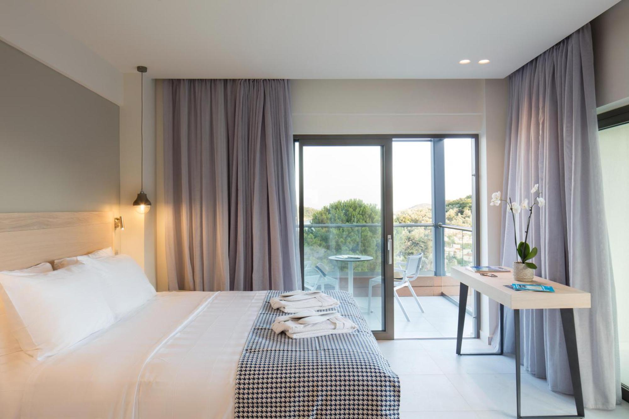 Amira Aparthotel Skiathos stad Exteriör bild