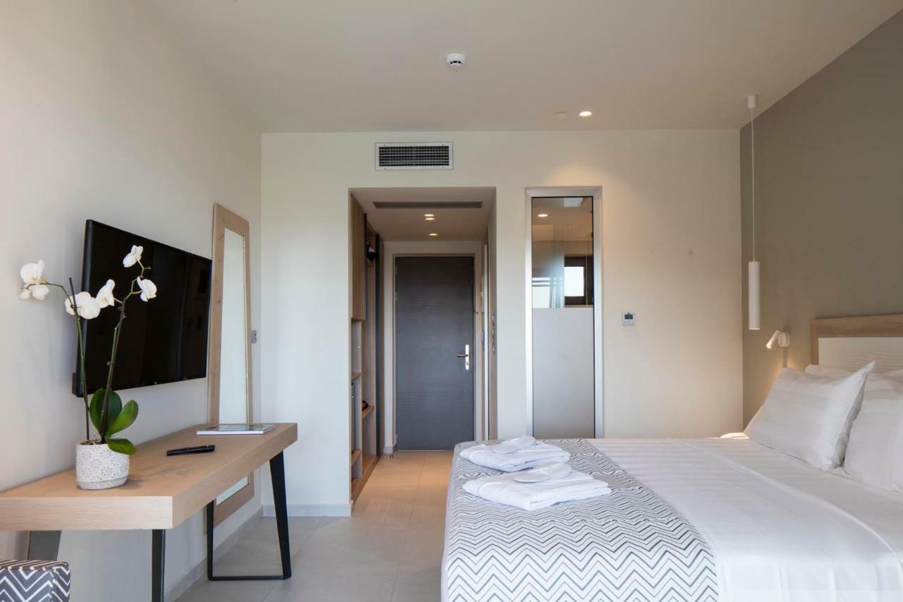 Amira Aparthotel Skiathos stad Exteriör bild