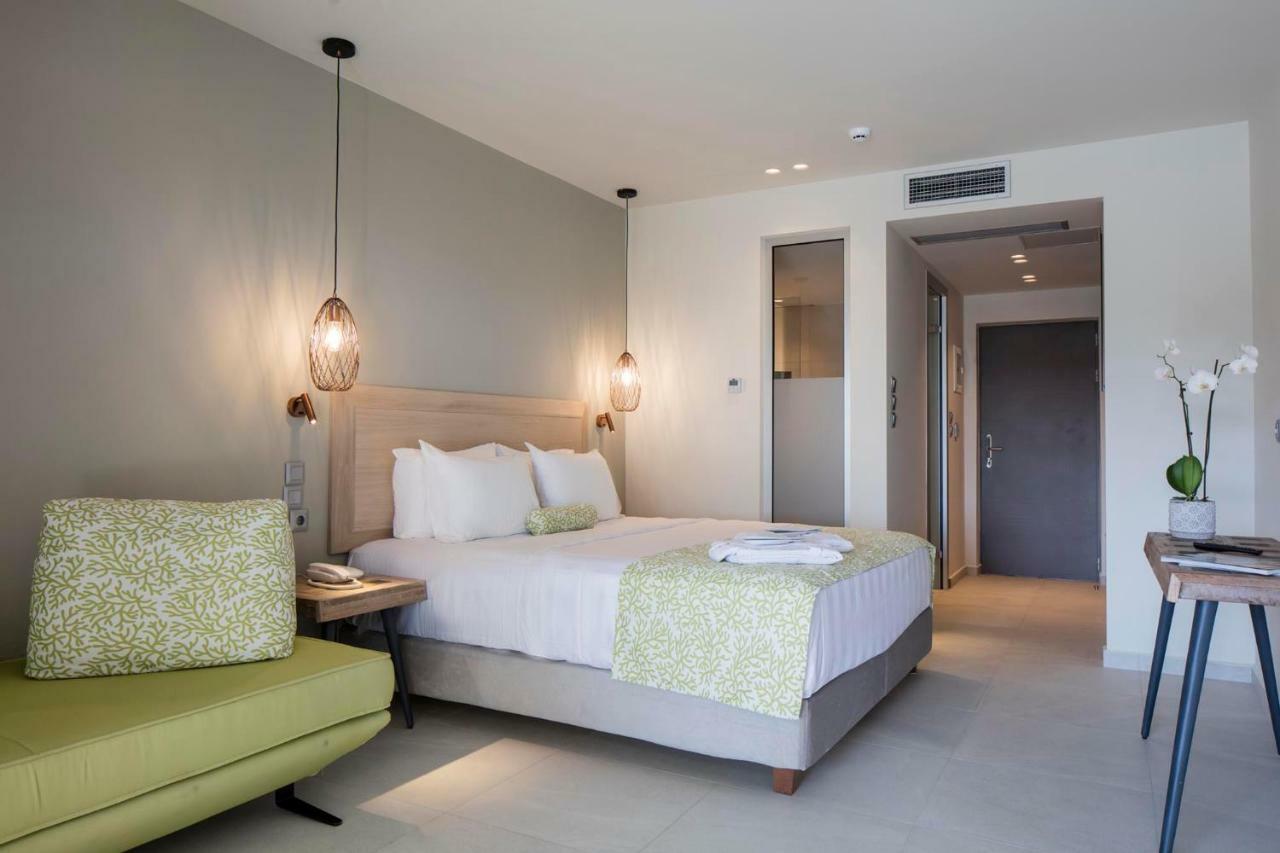 Amira Aparthotel Skiathos stad Exteriör bild
